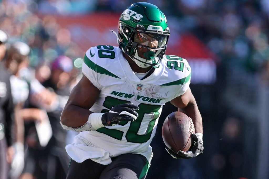Breece-Hall-Injury-Update-Will-the-Jets-RB-Play-in-2023