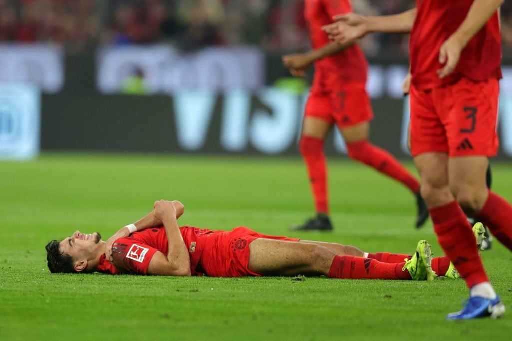 bayern-munichs-rising-star-aleksandar-pavlovi-out-with-collarbone-fracture-header-image-scaled