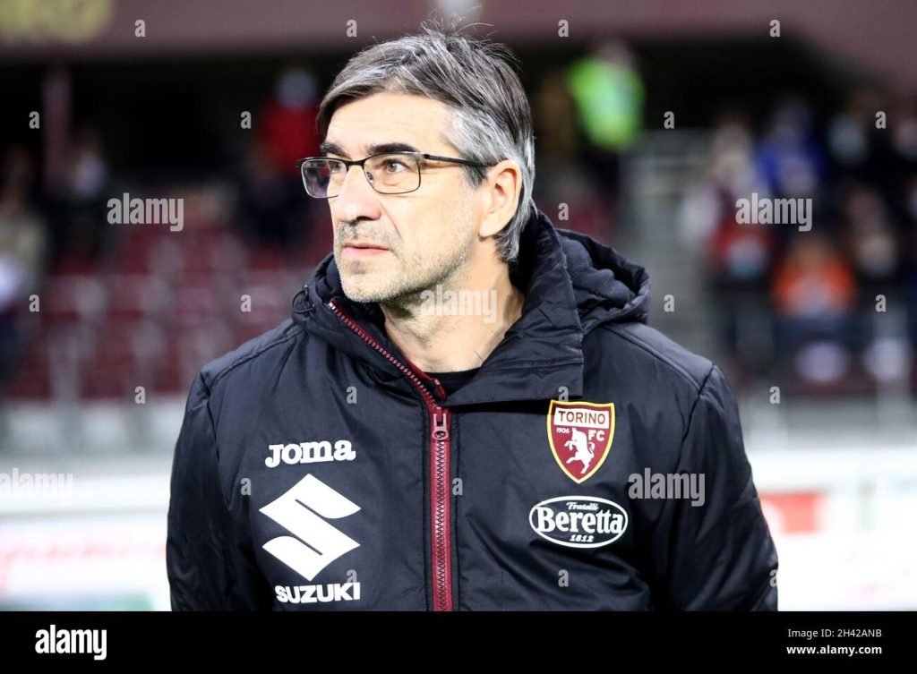 ivan-juric-head-coach-of-torino-fc-looks-on-during-the-serie-a-match-between-torino-fc-and-uc-sampdoria-at-stadio-olimpico-on-october-30-2021-in-turin-italy-2H42ANB
