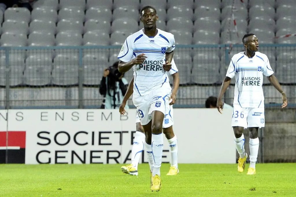 l-ol-l-asse-et-le-losc-doubles-par-arsenal-sur-un-jeune-talent-d-auxerre-iconsport_por_100513_701_35,57323 (1)