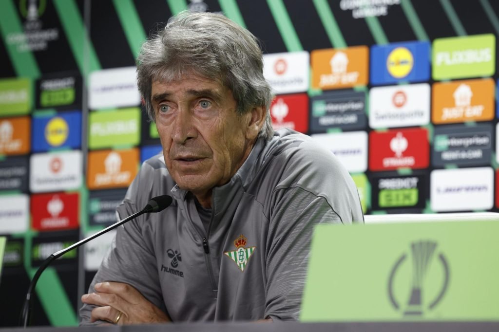 Rueda de prensa de Pellegrini previo al partido de Liga Conferencia Betis-Celje en Sevilla