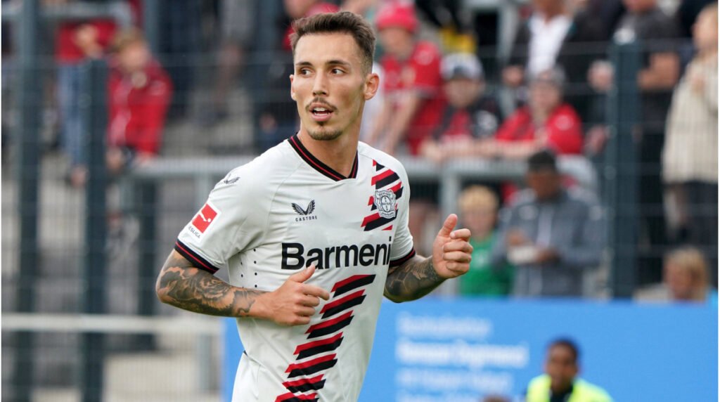 alejandro-grimaldo-bayer-leverkusen-2023-1690204585-112246
