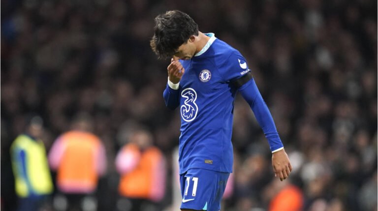 joao-felix-gets-sent-off-in-his-first-chelsea-match-1673590456-99973