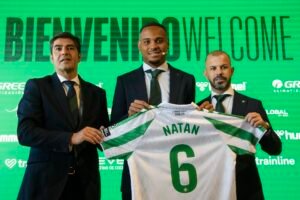 Natan se presenta en el Betis "seguro de conseguir grandes objetivos"