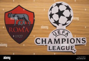 15-decembre-2018-nyon-suisse-le-logo-du-club-de-foot-a-s-roma-et-de-l-uefa-champions-league-r8jxh2
