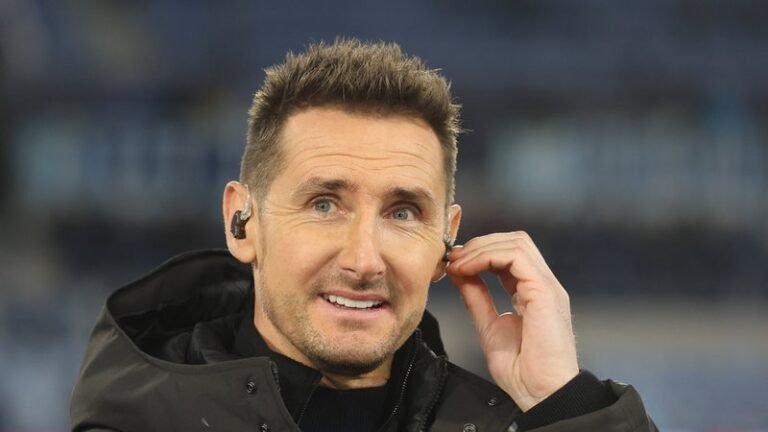 fussball-trainer-klose-100~_v-800x450_c-1718095750559