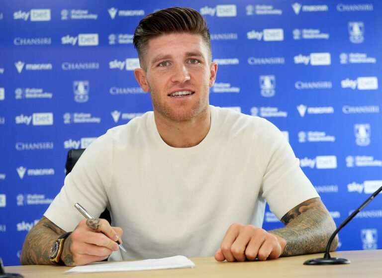 siteassets_image_players_josh-windass_202122_windass_new-contract_2