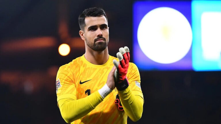 Diogo Costa-Portugal-20241015 .jpg
