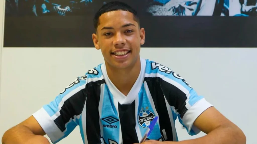alysson-edward-joia-da-base-do-gremio