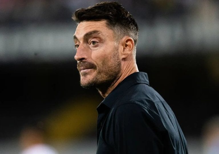 albert-riera-officially-appointed-as-new-coach-of-bordeaux-v0-Uinh5ukosdR2HmeG09i4GovmtLAbzdeWgITVHU-RGDY