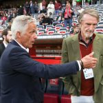 Jean-Pierre-Rivere-en-train-de-parler-avec-Sir-James-Ratcliffe-a-Nice-en-mai-2024-2115647