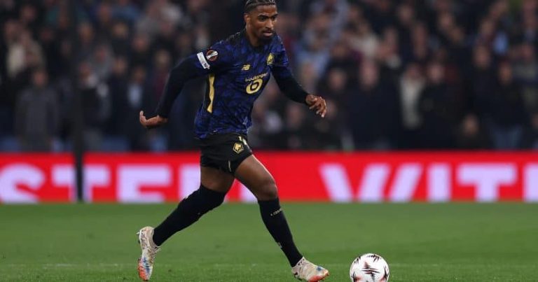alexsandro-em-a-o-pelo-lille-foto-kate-mcshane-getty-images-800x420