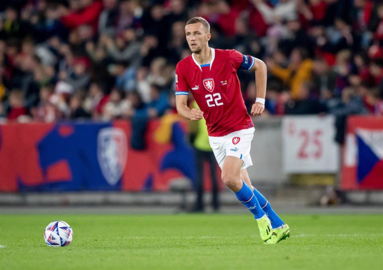 Slavia Praha se připravuje na návrat Tomáše Součka, zatímco budoucnost Tomáše Chorého zůstává nejistá