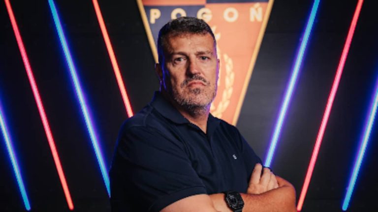 trainer-oscar-garcia-na-vertrek-bij-ajax-aan-de-slag-bij-poolse-middenmoter